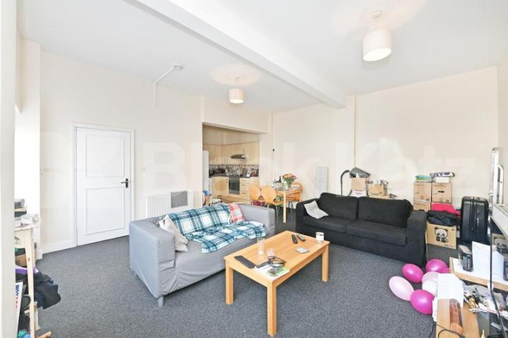 			MEWS HOUSE, 3 Bedroom, 1 bath, 1 reception Flat			 Park Mews, Crouch End N8